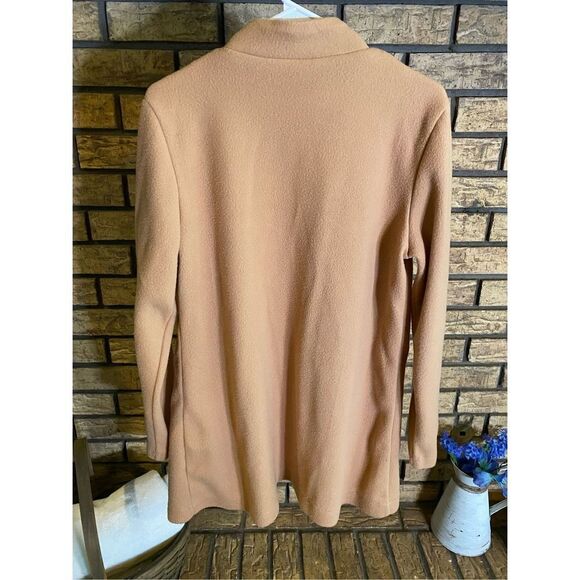 Tan Coat‎ - Picture 2 of 6